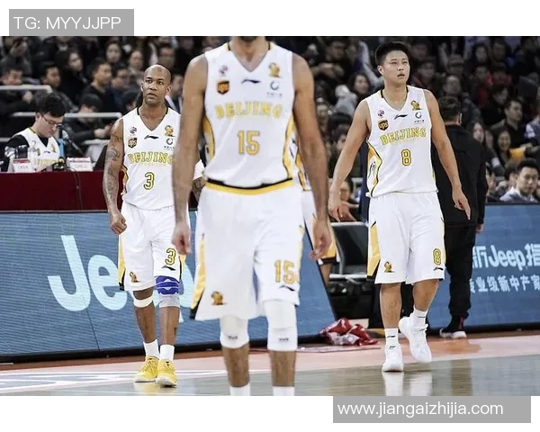 CBA精彩对决回顾北京首钢与北控的巅峰对抗录像分析